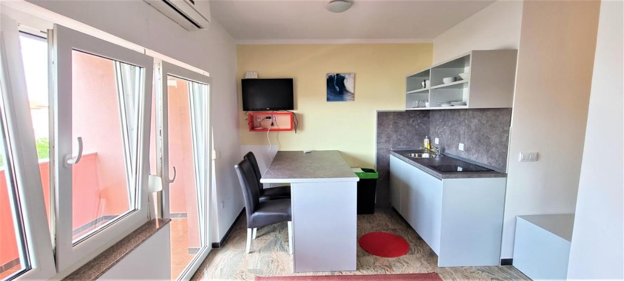 Apartments Prince & Tiffany 노바야 외부 사진