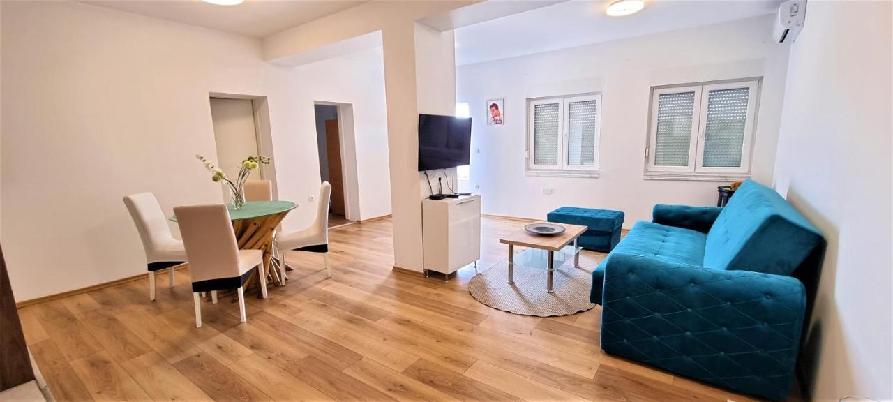 Apartments Prince & Tiffany 노바야 외부 사진