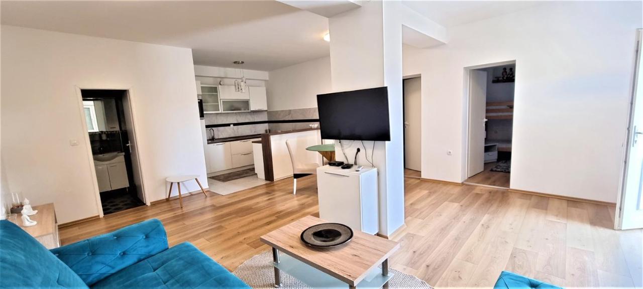 Apartments Prince & Tiffany 노바야 외부 사진