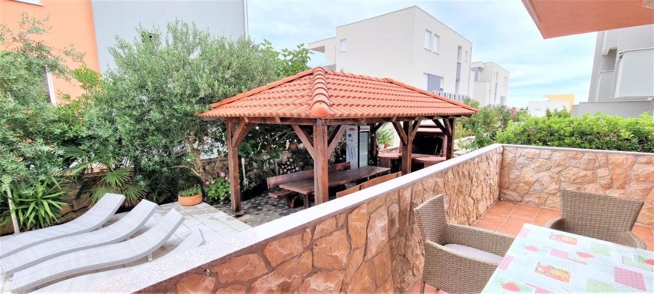 Apartments Prince & Tiffany 노바야 외부 사진