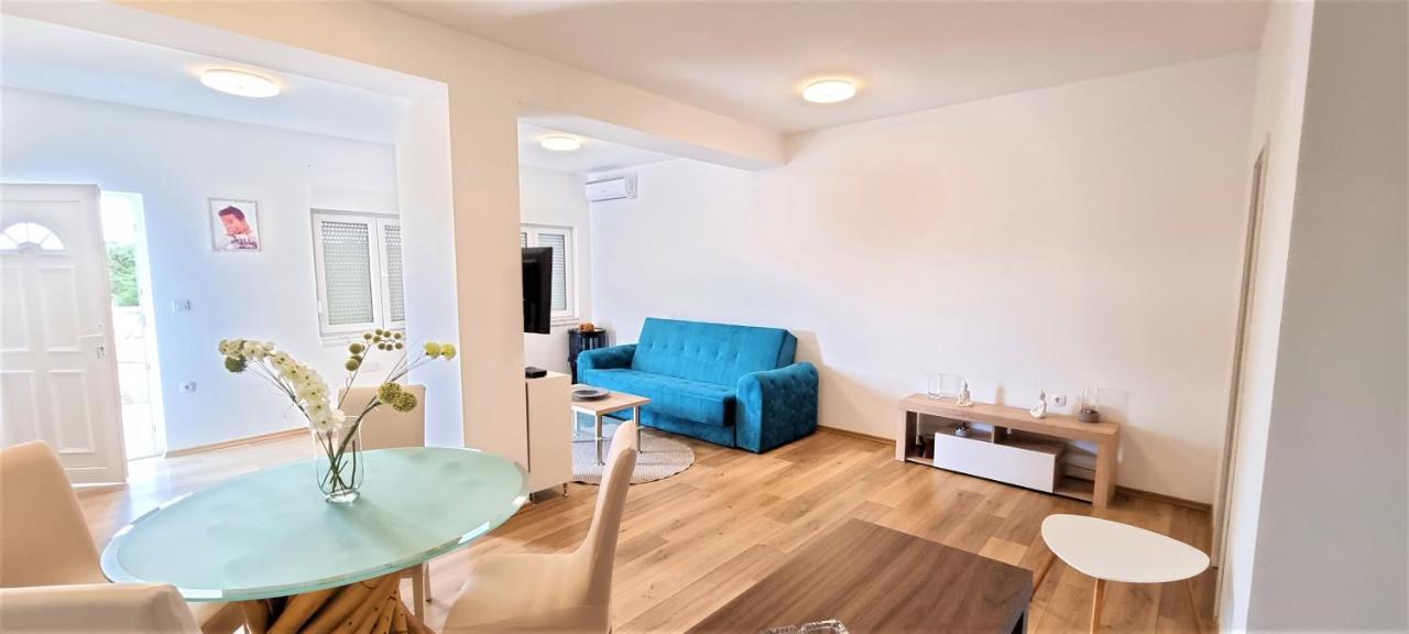Apartments Prince & Tiffany 노바야 외부 사진